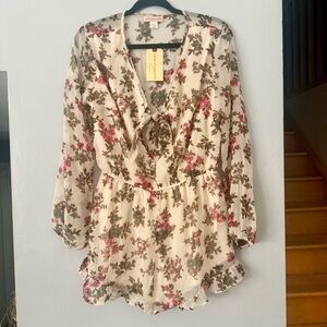 NWT Band of Gypsies Cream and Pink Floral Romper Romantic